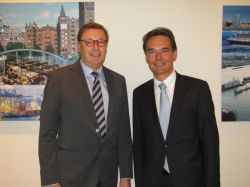 Klaus Heitmann, Hauptgesch&auml;ftsf&uuml;hrer des Zentralverbands  der deutschen Seehafenbetriebe e. V. (ZDS), und Ingbert Liebing, Vorsitzender des Arbeitskreises K&uuml;ste der CDU/CSU-Bundestagsfraktion.